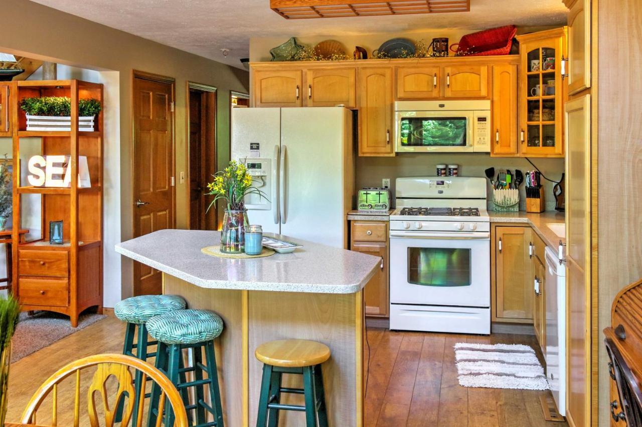 Roomy House On 2 Acres - 2 Mi To Egg Harbor Beach! Eksteriør bilde